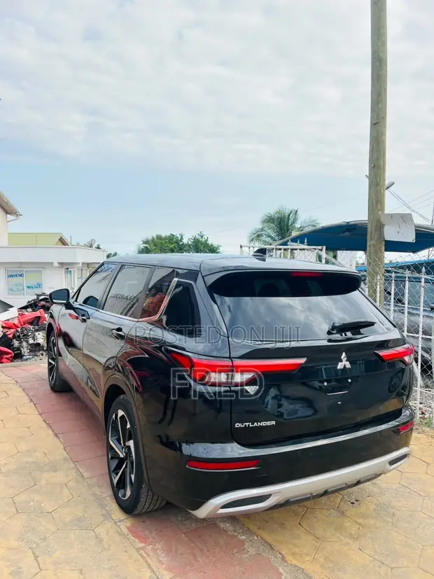 Mitsubishi Outlander SE 2022 Black - 1