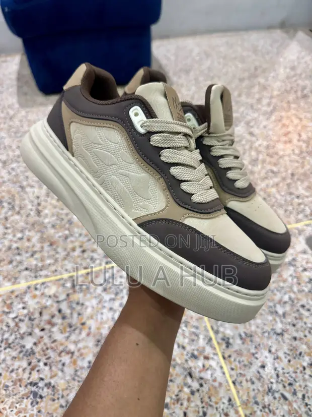 Classic Leather Sneakers - Men's Size 42 - 1