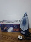 Tefal Ultraglide 2800W Steam Iron - New from UK - 3