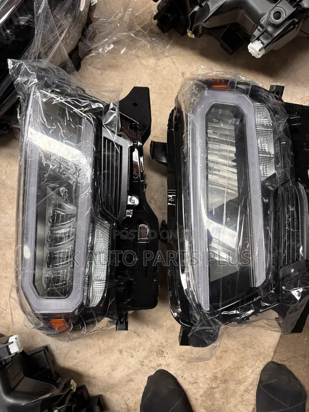 Toyota Tacoma LED Headlight (2016-2021) - 1