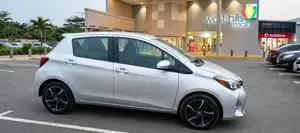 Toyota Yaris SE Hatchback 2015 Silver