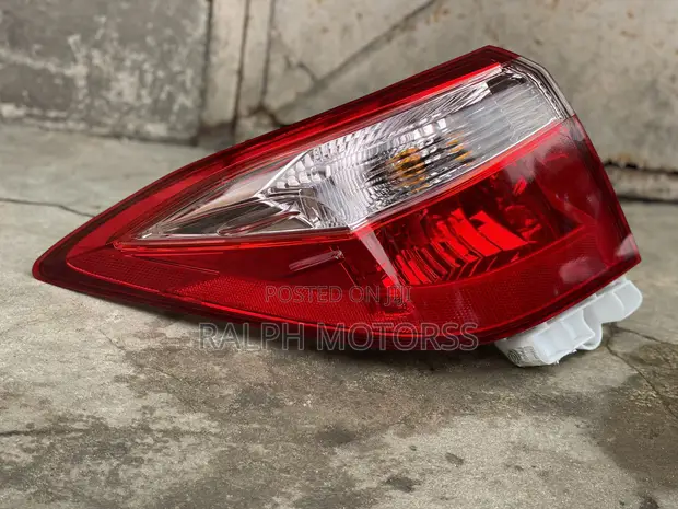Toyota Corolla 2016-2017 Taillight Pair - 1