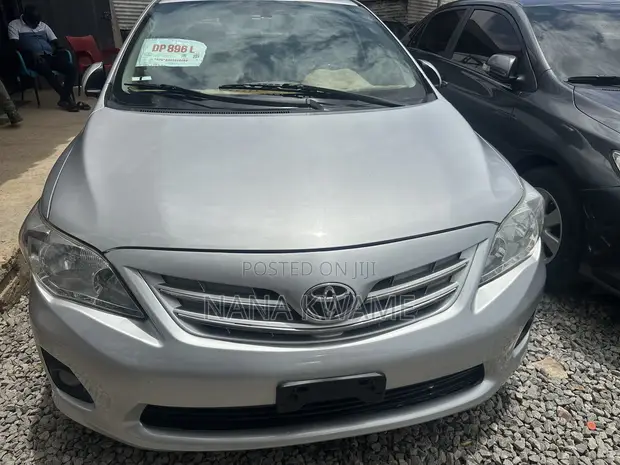 Toyota Corolla L 2013 Silver Sedan - 1