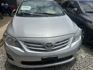 Toyota Corolla L 2013 Silver Sedan