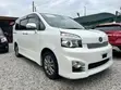 Toyota Voxy V 2WD 8-Seater 2011 White - 4