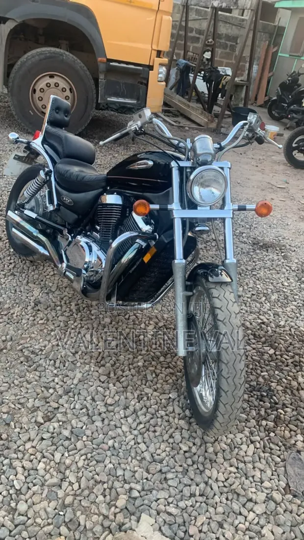 Suzuki Intruder 2008 Black - 1