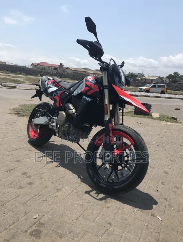 Ducati Hypermotard 950 RVE 2024 - 1