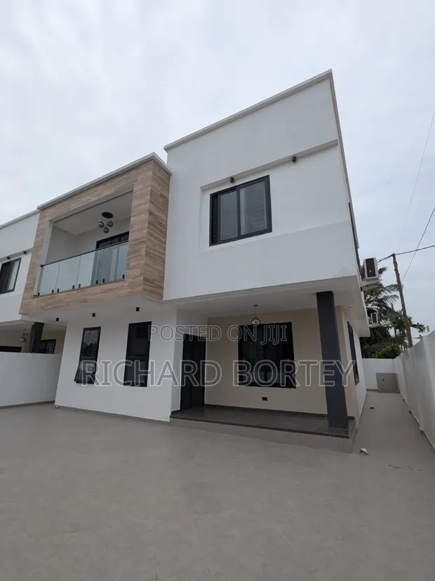 3 Bedroom House for Rent in Baatsona Total - 1