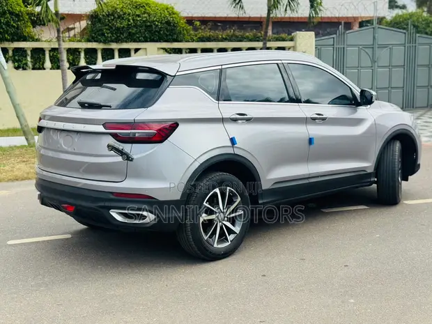 Geely Coolray 1.5 FWD 2021 Silver - 1