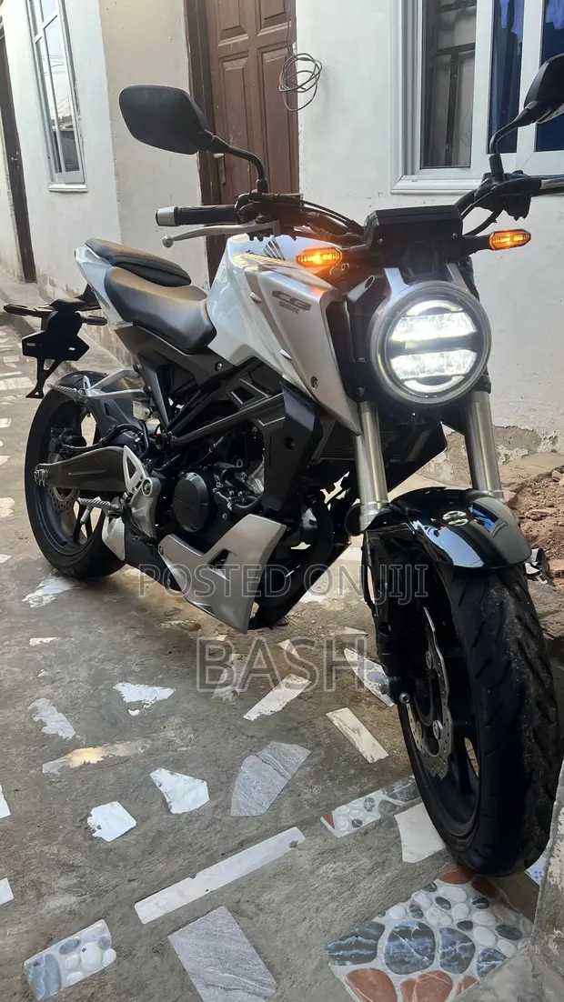 Honda CB 125cc 2024 - White - 1
