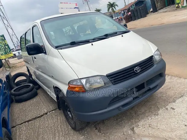Toyota HiAce 2006 White - 1