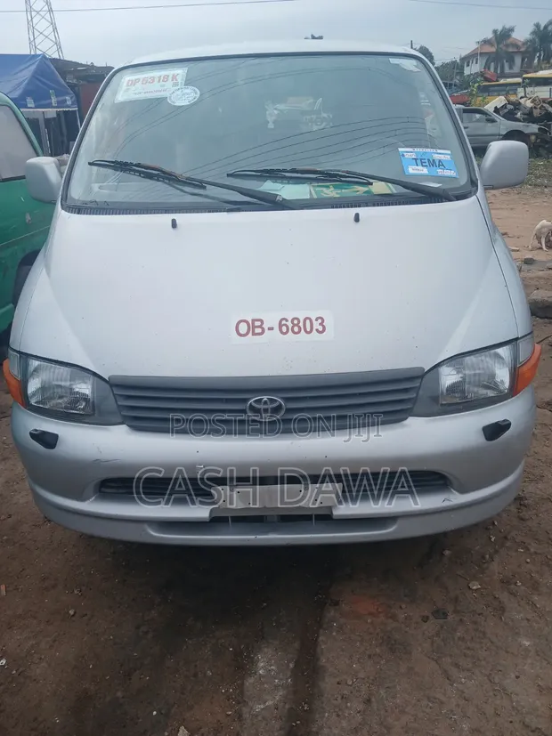 Toyota HiAce 2002 Silver - 1