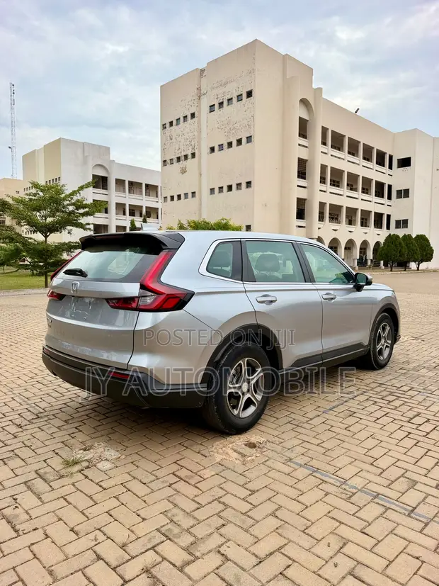 Honda CR-V 2023 Silver - 1
