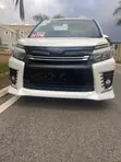 Toyota Voxy V 2WD 8-Seater 2015 White - 1