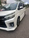 Toyota Voxy V 2WD 8-Seater 2015 White - 3
