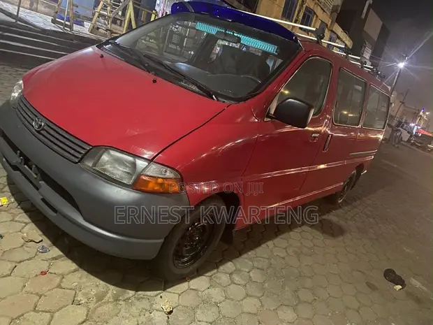 Toyota HiAce 2002 Red - 1