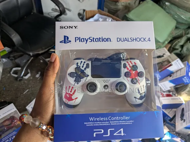 PS4 Wireless Controller - 1