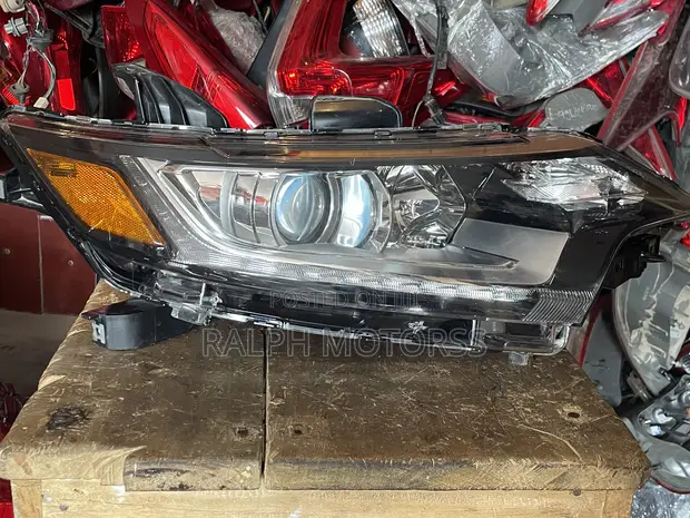 Mitsubishi Outlander 2016-2018 Headlight Pair - 1