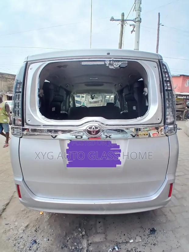 Toyota Voxy Windscreen/Windshield (2014-2017) - 1