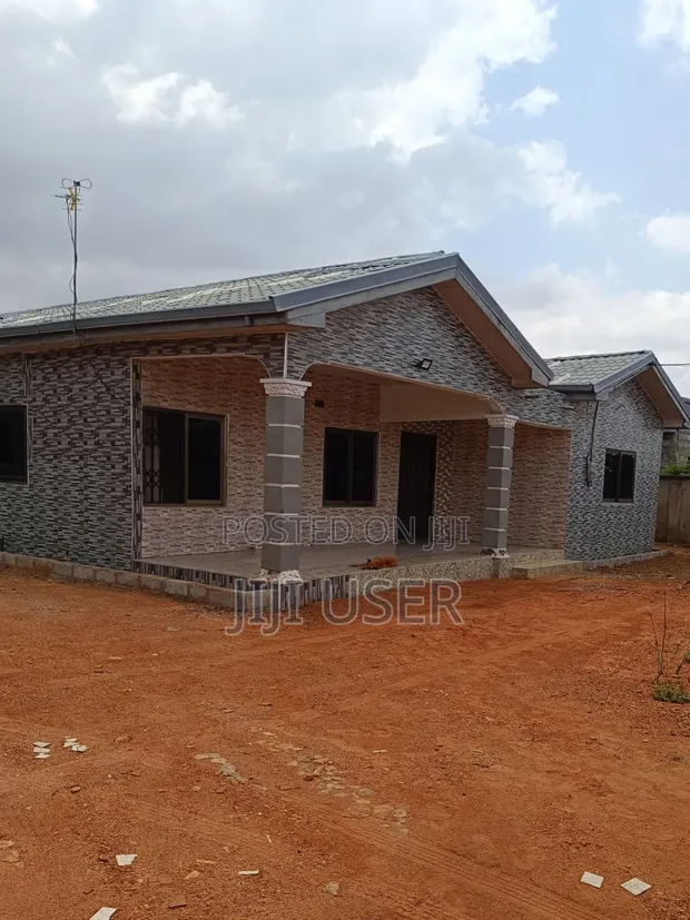 9-Bedroom House for Sale in New Land Estate, Peace Clinic Area - 1