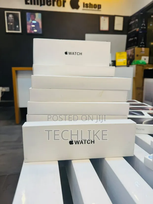 Apple Watch Series 10 44mm GPS + Cellular - 1