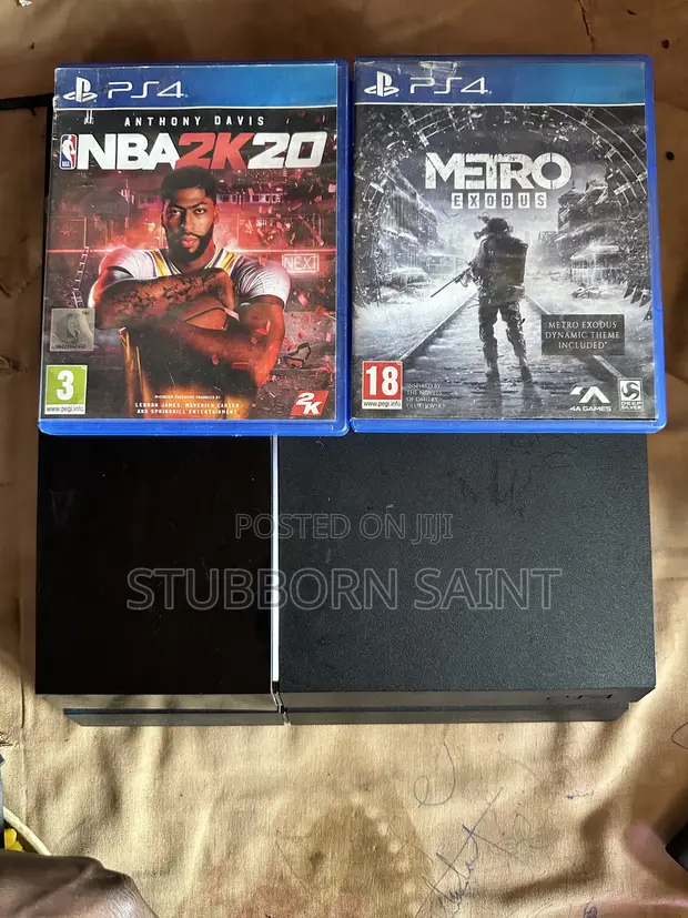 PlayStation 4 Standard - 1