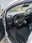 Toyota Ractis 2015 Silver - 5