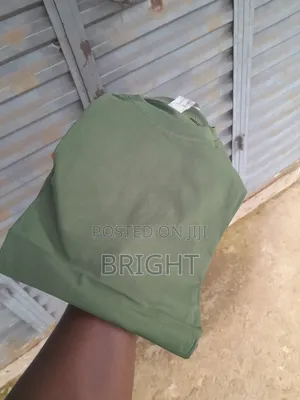 Mr. Tan Plain Army Green T-Shirt
