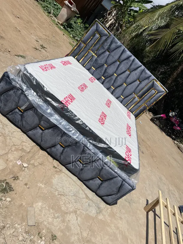 Efo Frank Queen Bed Frame - 1