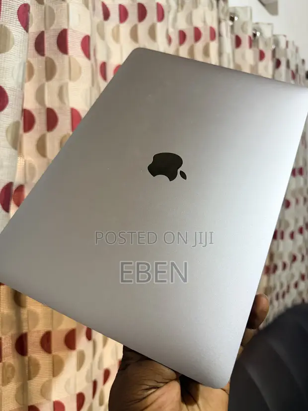 Apple MacBook Pro 2020 16GB Intel Core i5 1TB SSD - 1