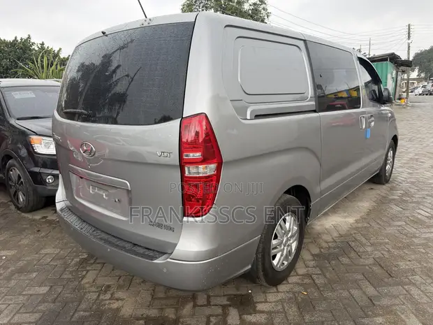 Hyundai Starex 2016 Grey - 1