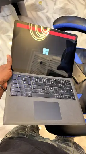Microsoft Surface Laptop 8GB Intel Core i5 256GB SSD