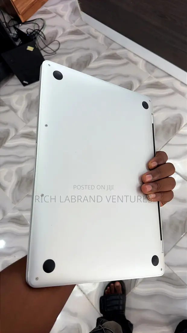 Apple MacBook Pro 2019 8GB Intel Core i5 128GB SSD - 1