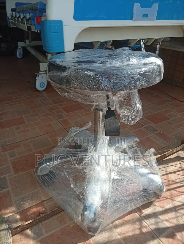 Lab Seat / Theatre Stool (No Backrest) - 1