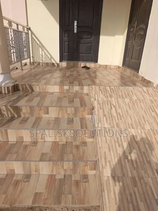 7-Bedroom House for Sale in Ashongman Estate - 1