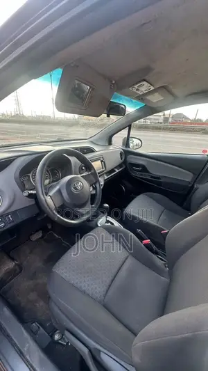 2016 Toyota Yaris LE Hatchback 5dr Black
