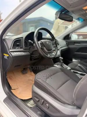 2017 Hyundai Elantra SE Sedan - White