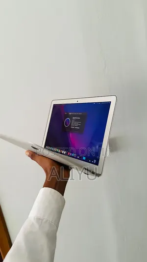 Apple MacBook Air 4GB Intel Core i5 SSD 256GB