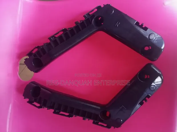 Toyota Corolla 2014 Bumper Locker - 1