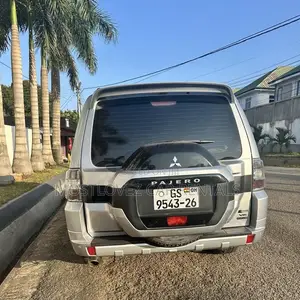 Mitsubishi Pajero for Rent