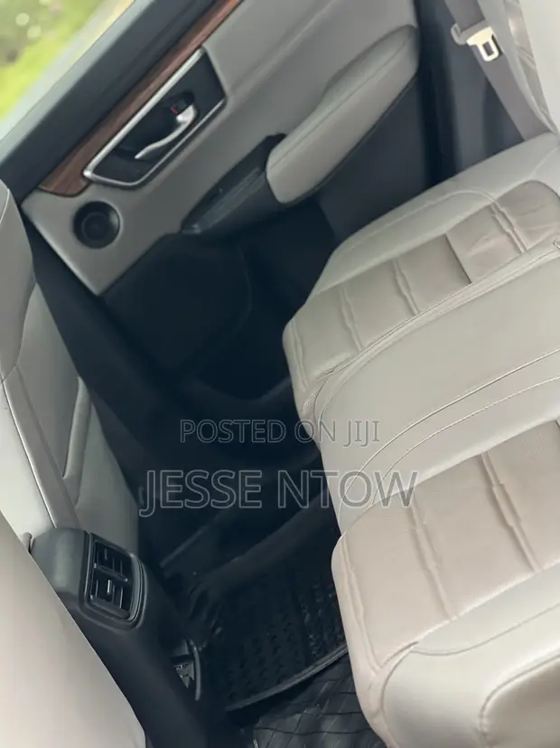 Honda CR-V 2018 Silver - 1