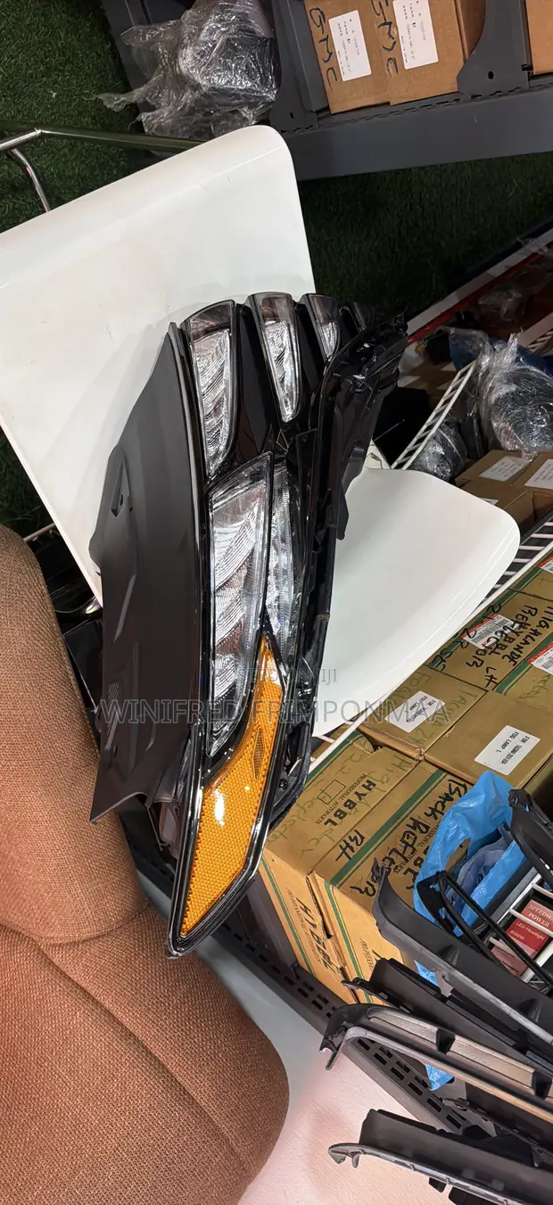 Hyundai Tucson 2022-2024 Headlight/DRL - 1