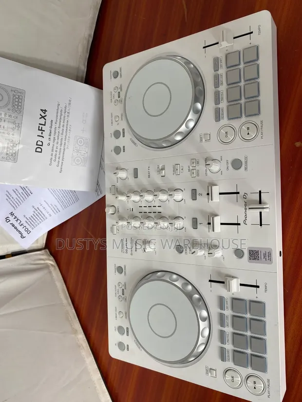 Pioneer DDJ-FLX4 White Edition DJ Controller - 1
