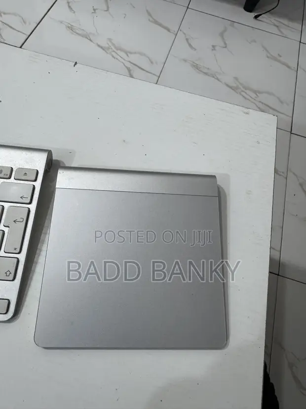 Apple Wireless Keyboard and Trackpad - 1