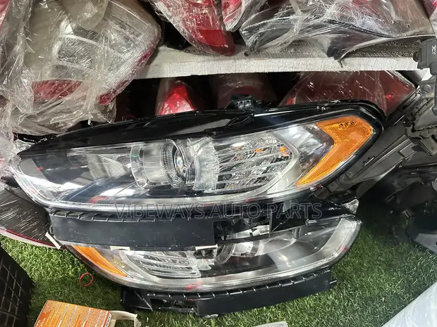 Ford Fusion 2013-2016 Original Headlight Pair - 1