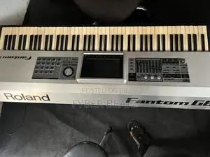 Roland Fantom G8 Keyboard