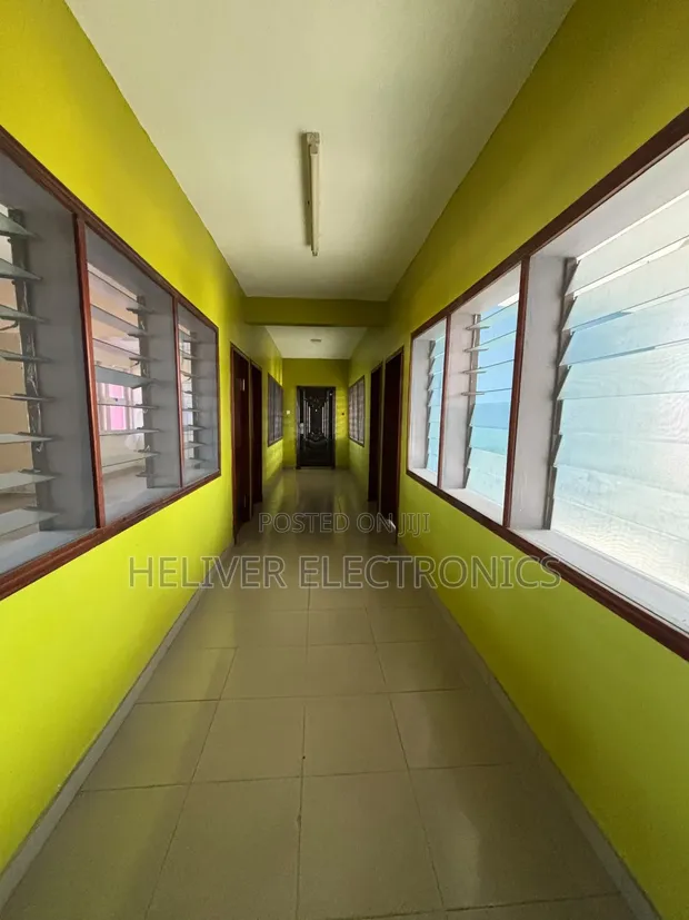 13-Bedroom Maisonette in Sakumono for Sale - 1