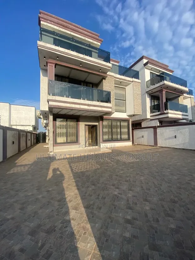 4 Bedroom House for Sale in Adjiriganor, Otano - 1