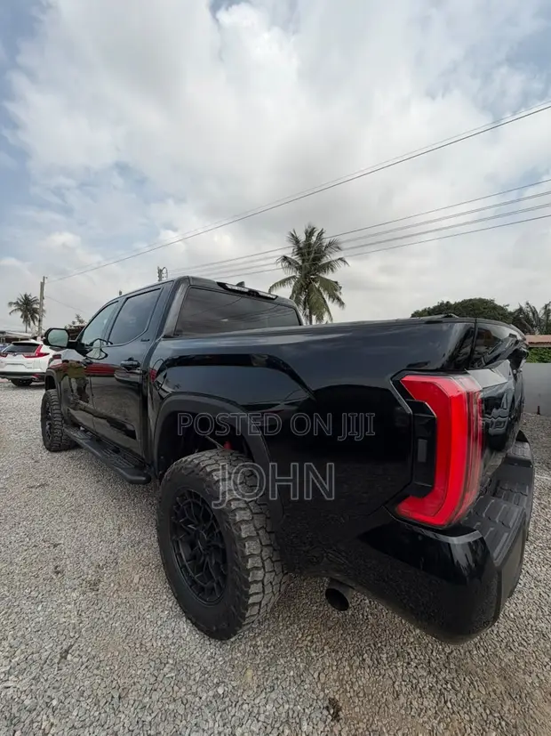 2026 Toyota Tundra Limited CrewMax 4WD SB Black - 1