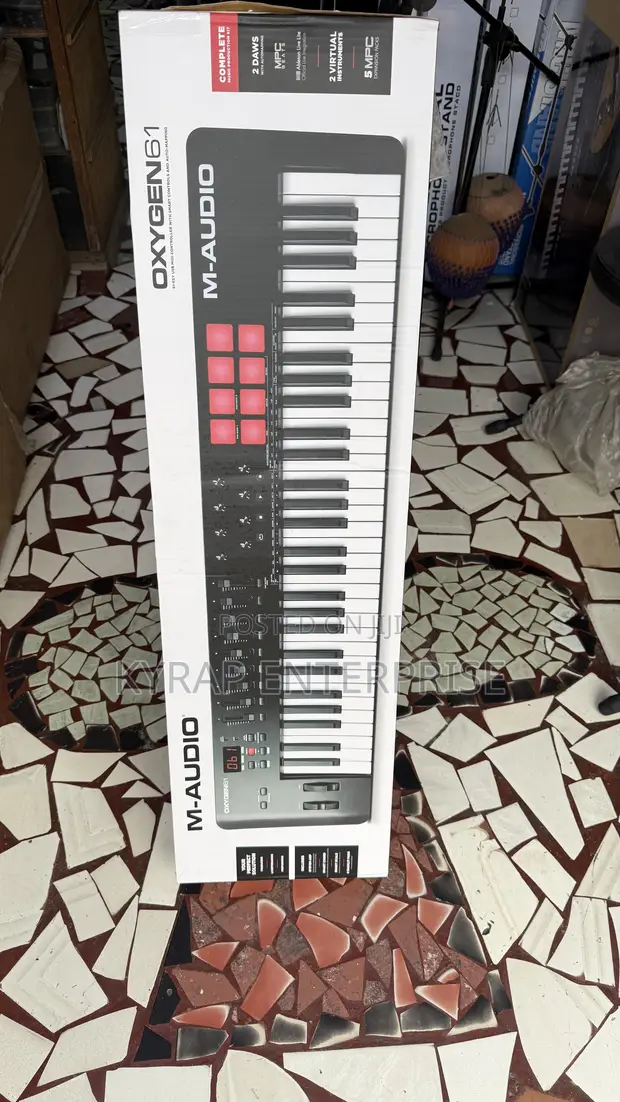 M-Audio Oxygen 61 MIDI Keyboard - 1